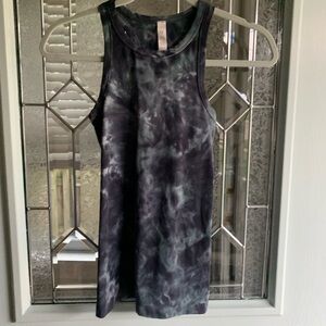 33. Size 2 LULULEMON Blue + Teal Diamond Dye Racerback Tank